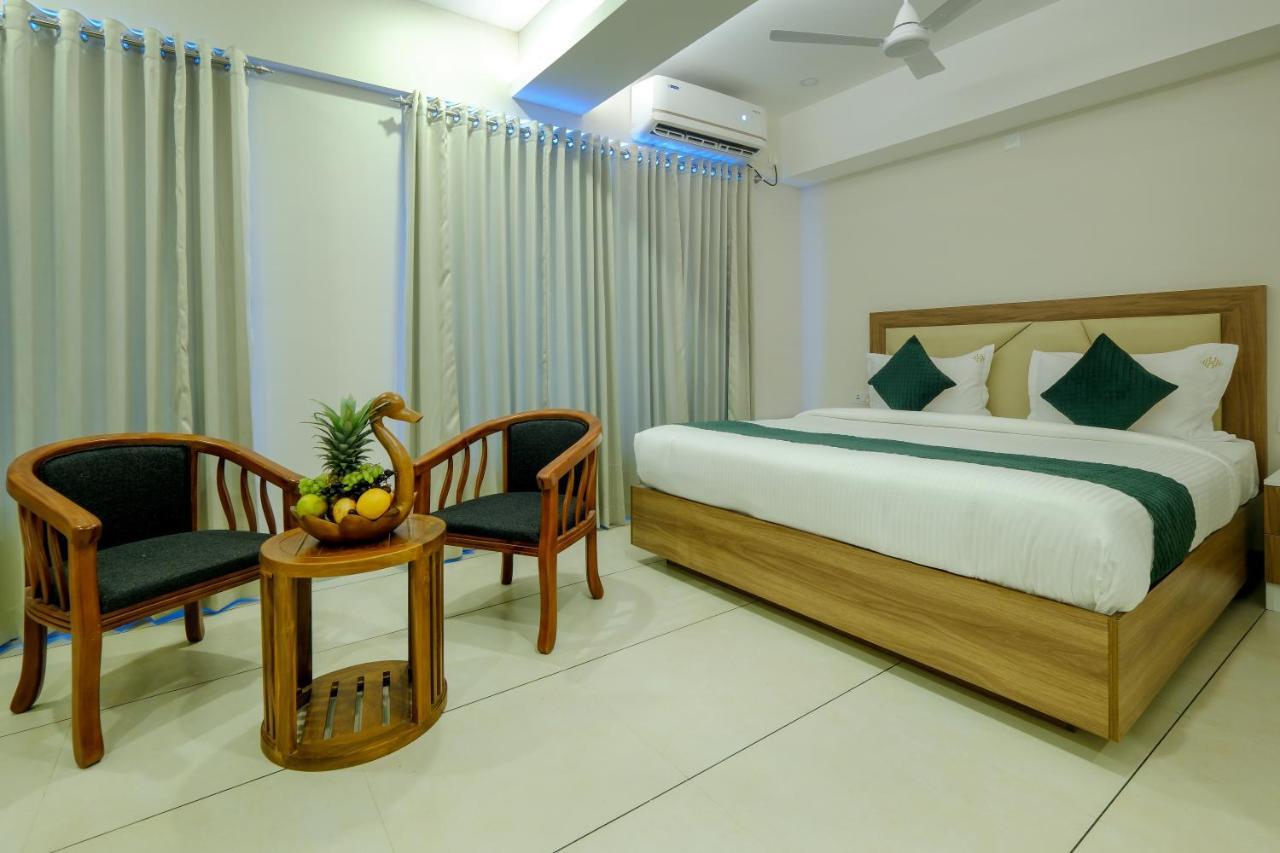 The Heartland Business Hotel, Trivandrum Thiruvananthapuram Exteriör bild