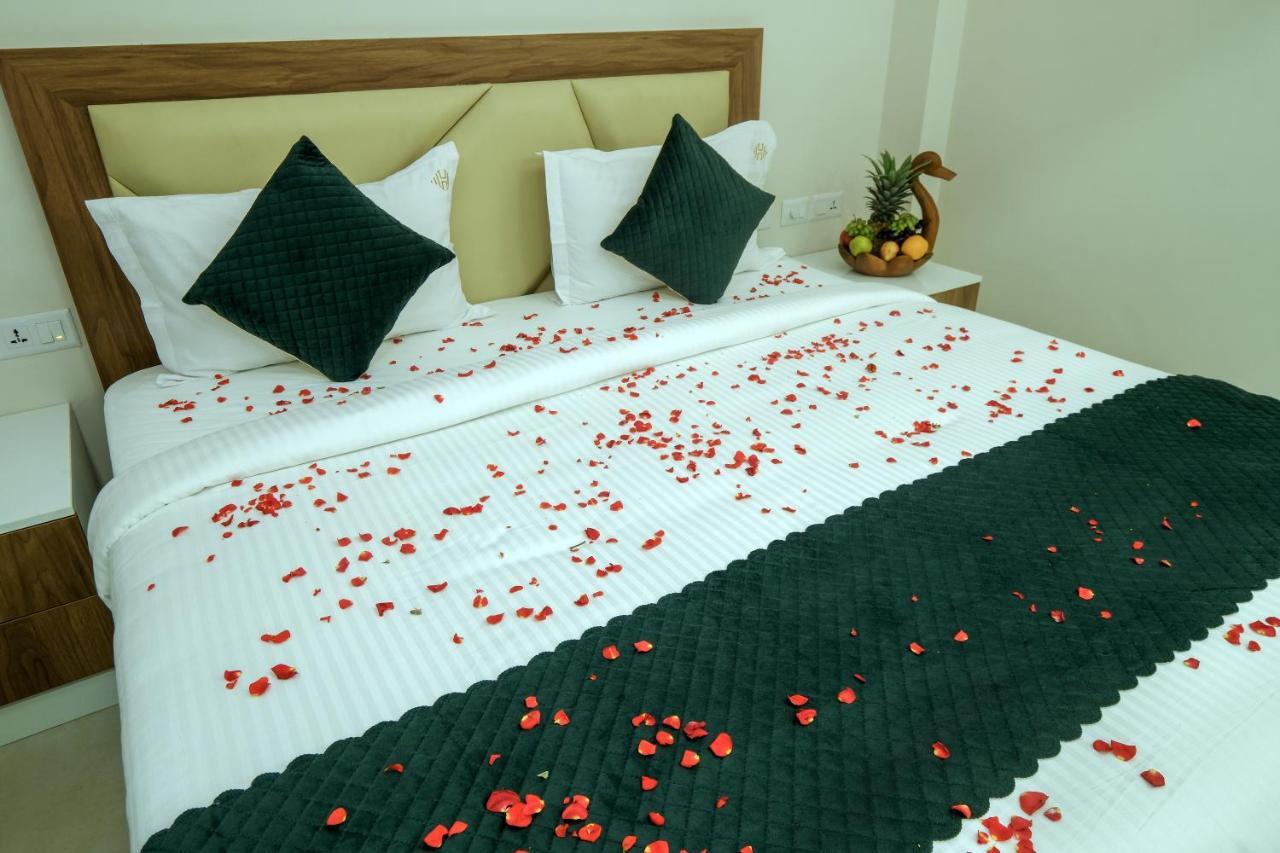 The Heartland Business Hotel, Trivandrum Thiruvananthapuram Exteriör bild